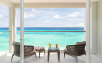 Sea Breeze Beach House - Two Bedroom Oceanfront Suite