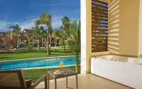 Punta Cana Breathless  JrSuite XhaleClub Swim Up 