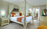Grand Palladium Bavaro Suites Resort  26 Spa Romance Suite Beachside