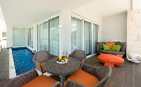 Nickelodean Connecting Swank Plunge Pool Suite
