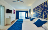 Riu Bambu family room 