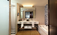 Ocean Coral Springs MasterSuite Bathroom