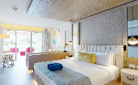 Swim Out Deluxe Junior Suite  282 29