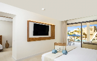 family club swim up suite outdoor jacuzzi