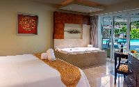 mps room swimup suite sunrise 01 roomsmpc hero 3600x1800px 724c428123