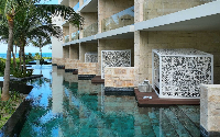 TRS Coral Junior Suite Swim Up Beachside