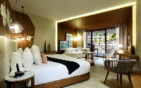 TRS Coral Junior Suite Swim Up Beachside Interior