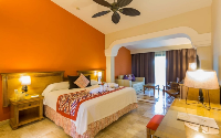 Grand Palladium Colonial Deluxe Junior Suite Poolside