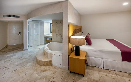 Wyndham Superior Suite honeymooners